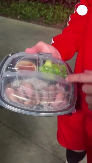 pg模拟器app-伙食如何？诺伊尔赛后展示晚餐：披萨不健康，我这有牛肉西兰花