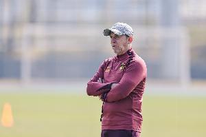 记者：感觉久尔杰维奇会安排4231阵型，国足要和菱形中场说再见了