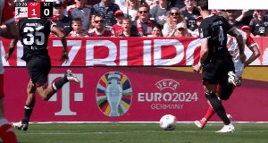 pg模拟器-【德甲】凯恩双响 拜仁2比1法兰克福